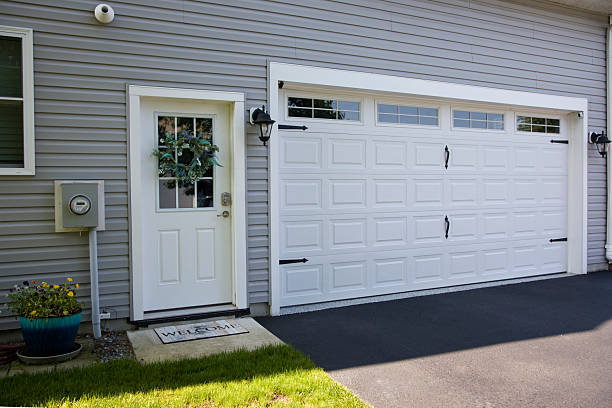 24/7 Emergency Garage Door Panel Replacement experts in Hornell, NY